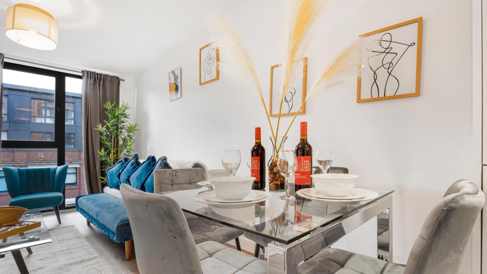 Oceanic Bliss: 2 Bed 2 Bath + Free Park + Netflix Apartment Birmingham Ngoại thất bức ảnh